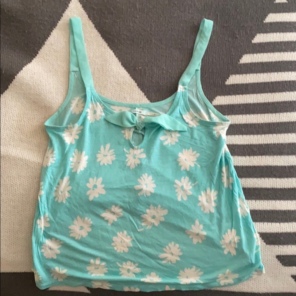 Pretty teal tank top w/ floral print
